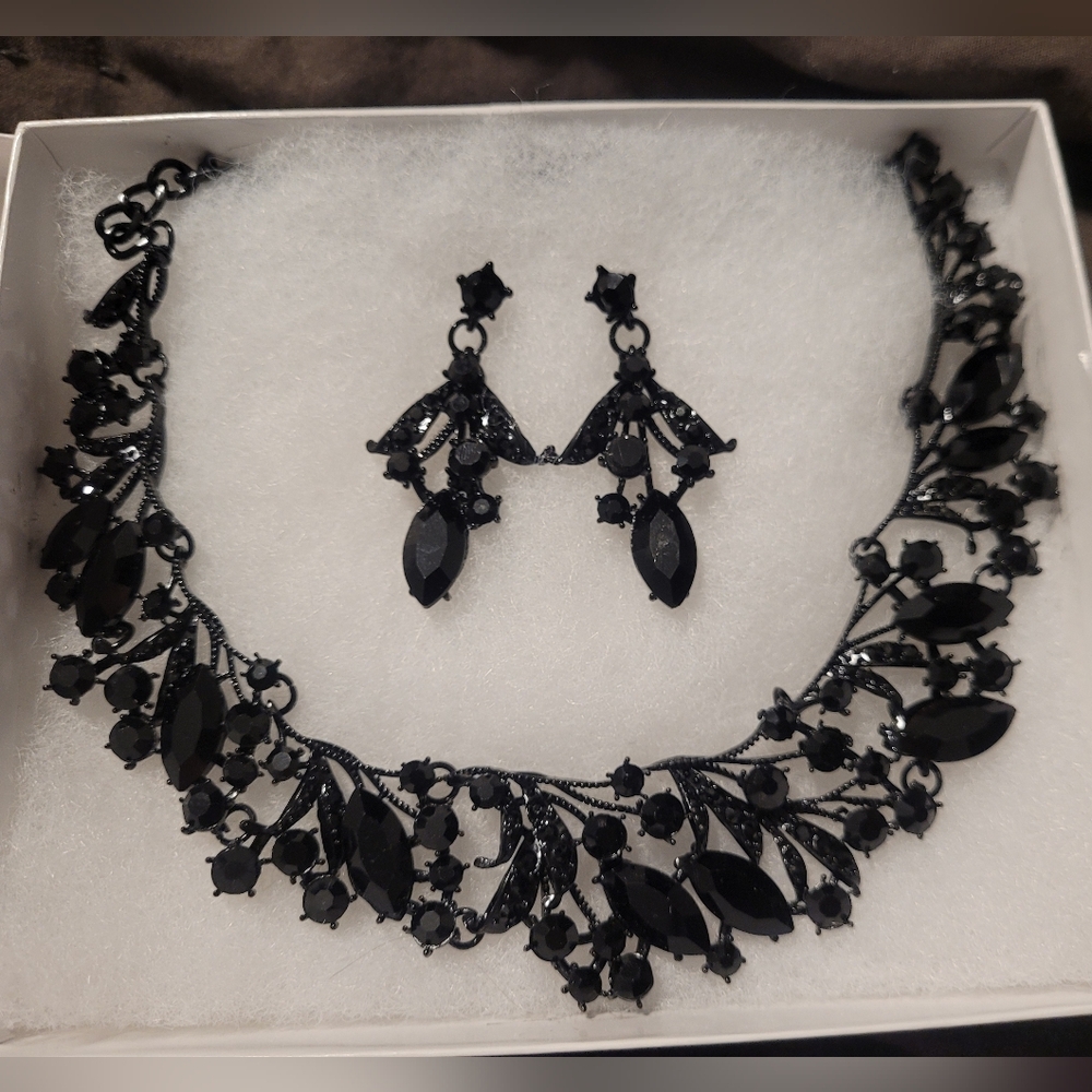 Elegant Black Statement Necklace & Earrings